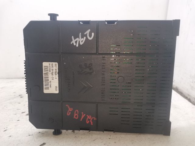 bontott CITROËN C4 PICASSO Biztosítéktábla Utastér