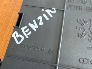 bontott CITROËN C4 PICASSO Biztosítéktábla Utastér