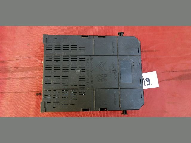 bontott CITROËN C4 PICASSO Biztosítéktábla Utastér