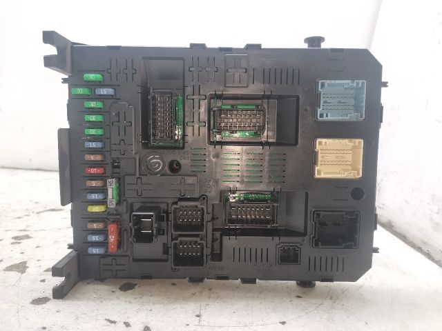 bontott CITROËN C4 PICASSO Biztosítéktábla Utastér