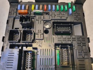 bontott CITROËN C4 PICASSO Biztosítéktábla Utastér