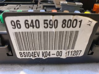 bontott CITROËN C4 PICASSO Biztosítéktábla Utastér