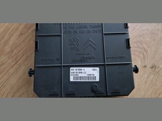 bontott CITROËN C4 PICASSO Biztosítéktábla Utastér