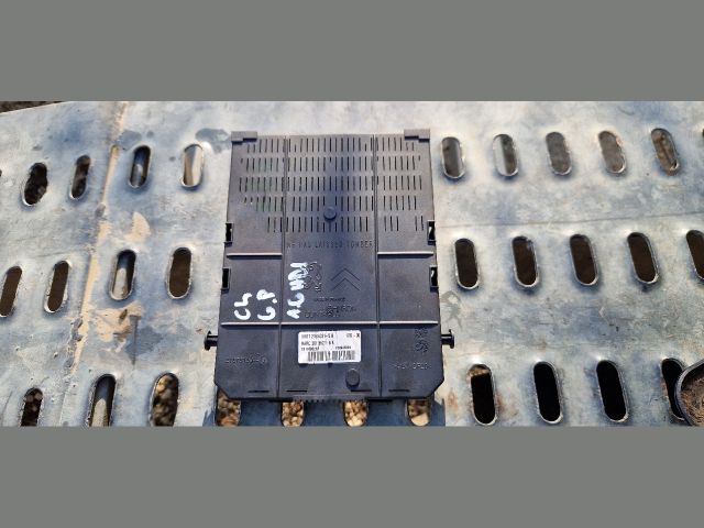 bontott CITROËN C4 PICASSO Biztosítéktábla Utastér