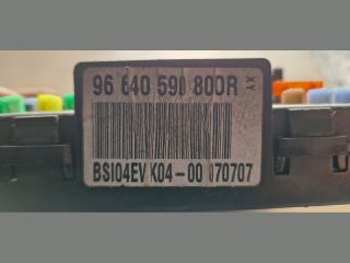 bontott CITROËN C4 PICASSO Biztosítéktábla Utastér