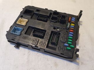 bontott CITROËN C4 PICASSO Biztosítéktábla Utastér