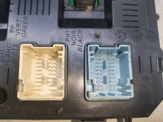 bontott CITROËN C4 PICASSO Biztosítéktábla Utastér