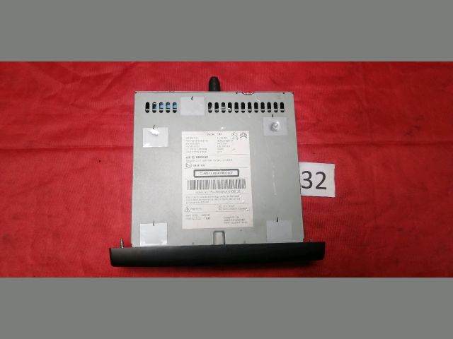 bontott CITROËN C4 PICASSO CD / DVD Tár