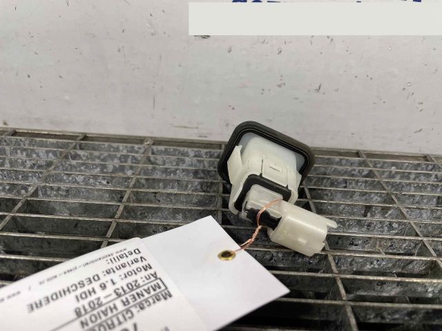 bontott CITROËN C4 PICASSO Csomagtérajtó Kilincs