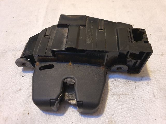 bontott CITROËN C4 PICASSO Csomagtérajtó Zárszerkezet