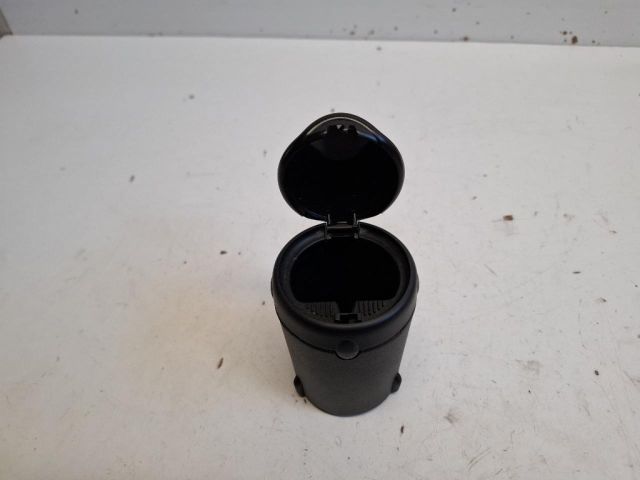 bontott CITROËN C4 PICASSO Első Hamutartó