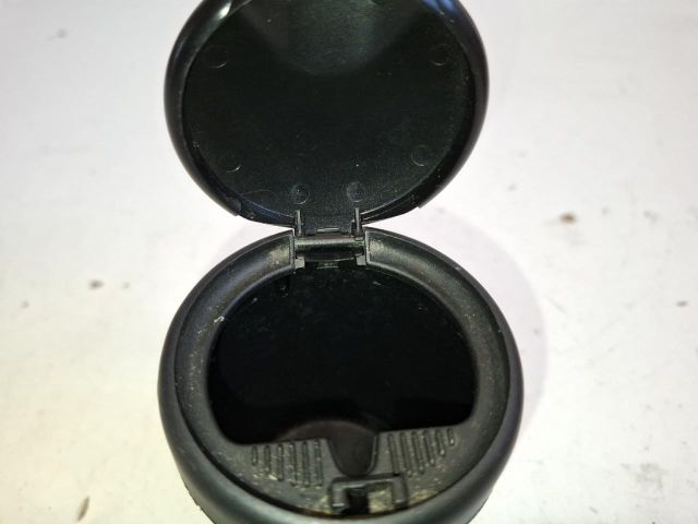 bontott CITROËN C4 PICASSO Első Hamutartó