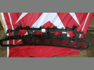 bontott CITROËN C4 PICASSO Első Lökhárító Alsó Középső Díszrács