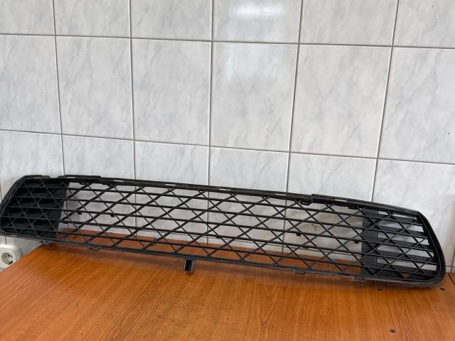 bontott CITROËN C4 PICASSO Első Lökhárító Alsó Középső Díszrács