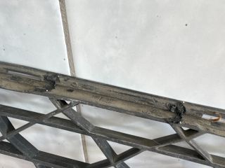 bontott CITROËN C4 PICASSO Első Lökhárító Alsó Középső Díszrács