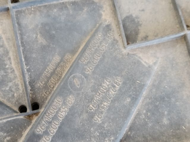 bontott CITROËN C4 PICASSO Első Lökhárító Alsó (Műanyag)