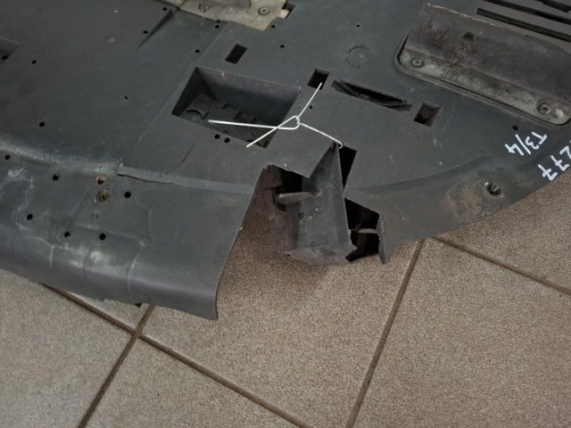 bontott CITROËN C4 PICASSO Első Lökhárító Alsó (Műanyag)