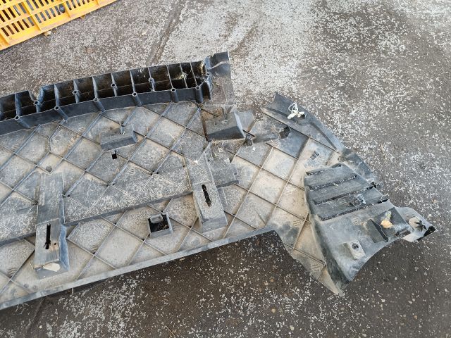 bontott CITROËN C4 PICASSO Első Lökhárító Alsó (Műanyag)