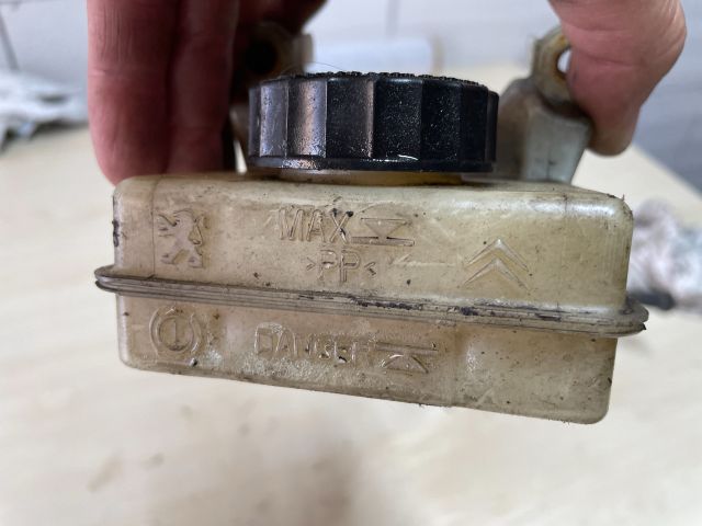 bontott CITROËN C4 PICASSO Fékfolyadék Tartály