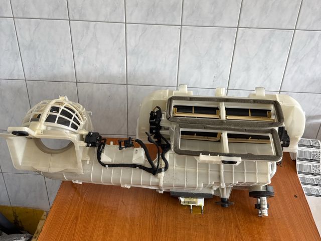 bontott CITROËN C4 PICASSO Fűtés Box