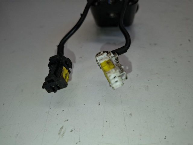 bontott CITROËN C4 PICASSO Hátsó középső Biztonsági Öv Csat