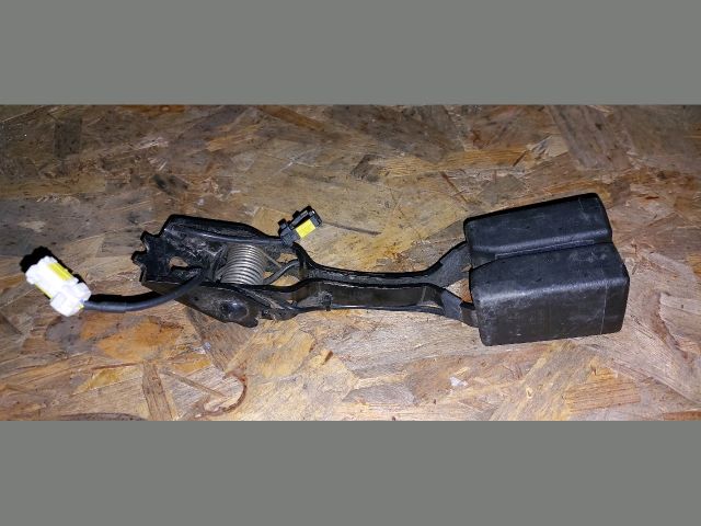 bontott CITROËN C4 PICASSO Hátsó középső Biztonsági Öv Csat