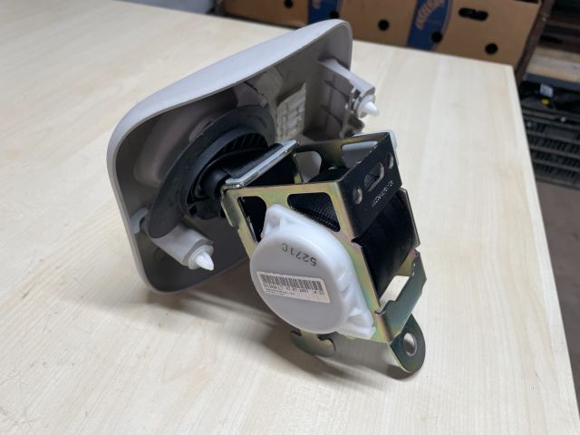 bontott CITROËN C4 PICASSO Hátsó középső Biztonsági Öv