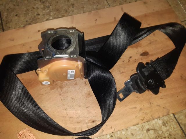 bontott CITROËN C4 PICASSO Hátsó középső Biztonsági Öv