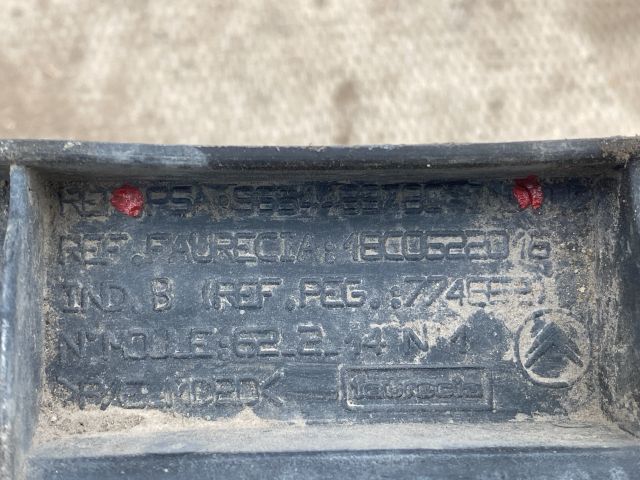 bontott CITROËN C4 PICASSO Hátsó középső Lökhárító Tartó (Műanyag)