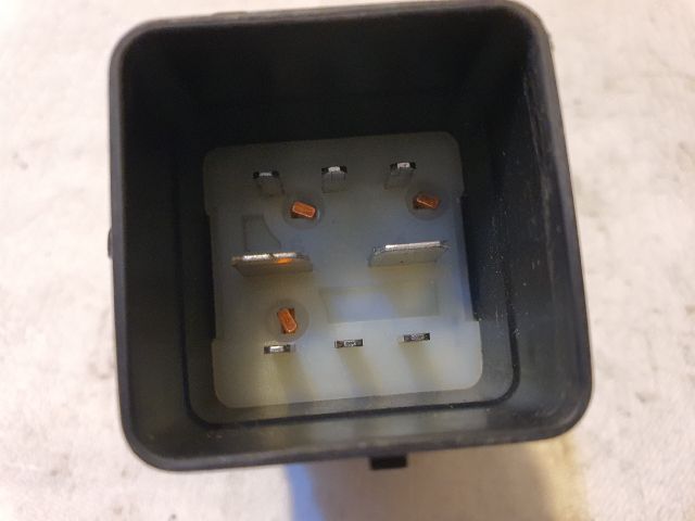 bontott CITROËN C4 PICASSO Izzító Relé