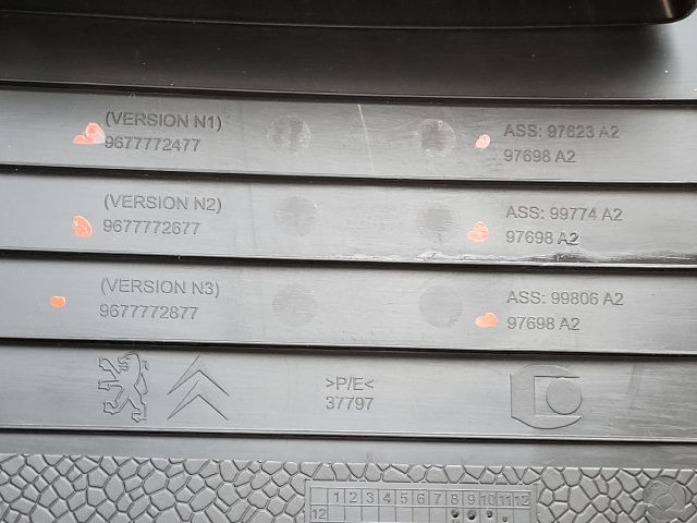 bontott CITROËN C4 PICASSO Jobb B Oszlop Burkolat