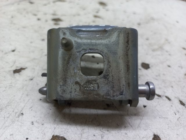 bontott CITROËN C4 PICASSO Jobb első Alsó Zsanér