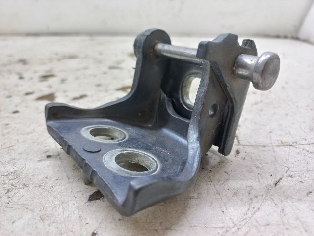 bontott CITROËN C4 PICASSO Jobb első Alsó Zsanér