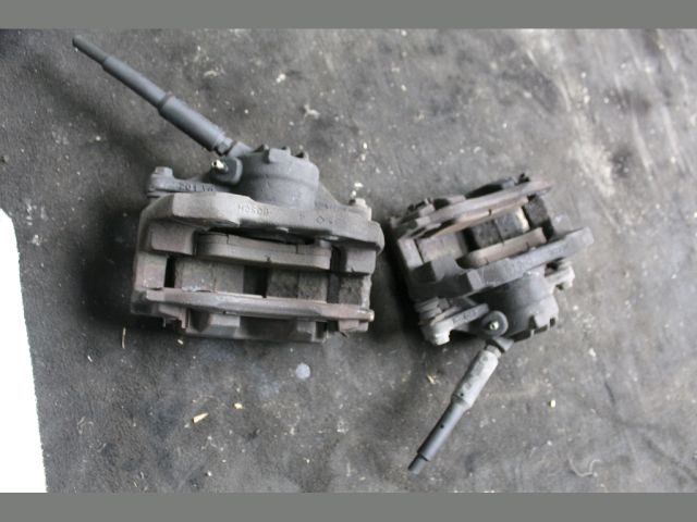 bontott CITROËN C4 PICASSO Jobb első Féknyereg Munkahengerrel