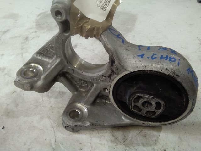 bontott CITROËN C4 PICASSO Jobb első Féltengely Tartó