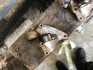 bontott CITROËN C4 PICASSO Jobb első Féltengely Tartó