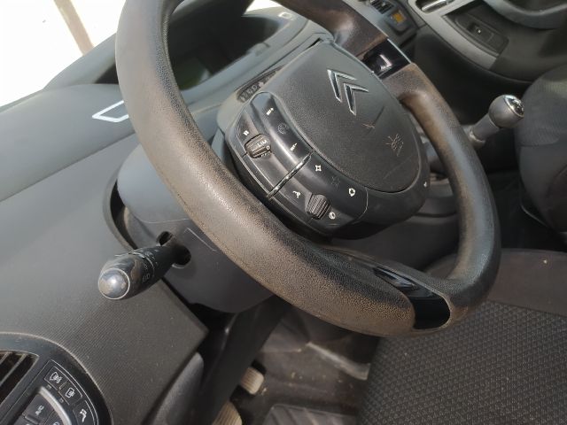 bontott CITROËN C4 PICASSO Jobb első Gumikéder