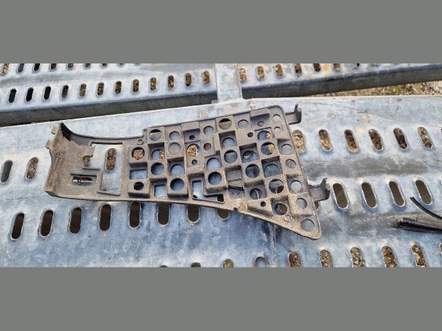 bontott CITROËN C4 PICASSO Jobb első Oldal Lökhárító Tartó (Műanyag)