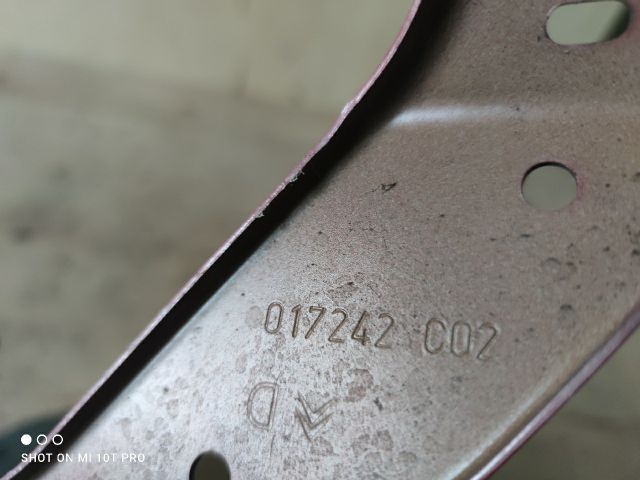 bontott CITROËN C4 PICASSO Jobb Fényszóró Tartó