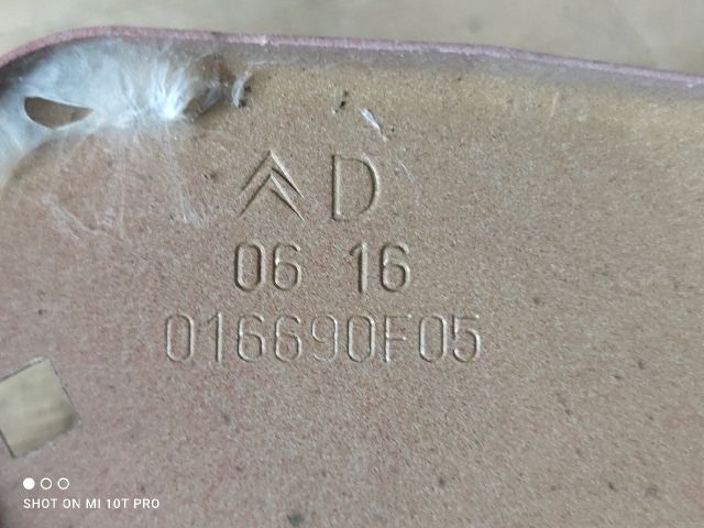 bontott CITROËN C4 PICASSO Jobb Fényszóró Tartó