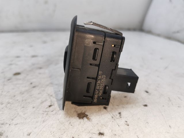 bontott CITROËN C4 PICASSO Jobb hátsó Ablakemelő Kapcsoló