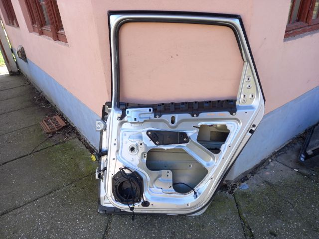 bontott CITROËN C4 PICASSO Jobb hátsó Ajtó (Üres lemez)