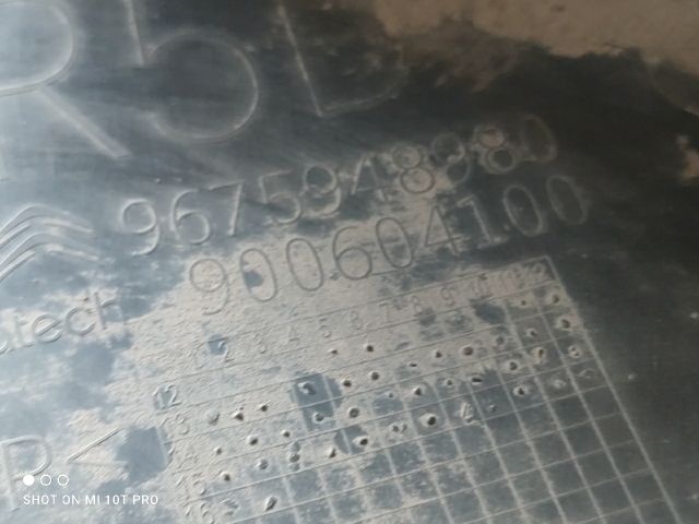 bontott CITROËN C4 PICASSO Jobb hátsó Dobbetét (Kerékjárati, Műanyag)