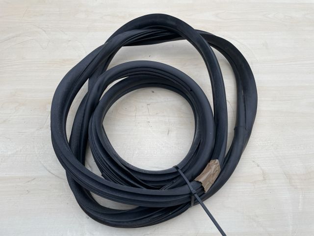 bontott CITROËN C4 PICASSO Jobb hátsó Gumikéder