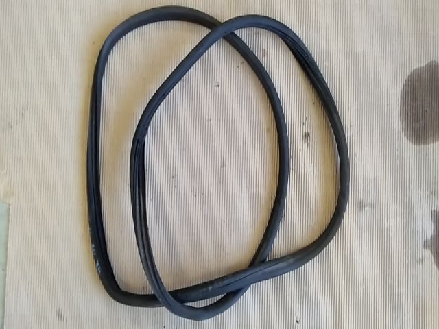 bontott CITROËN C4 PICASSO Jobb hátsó Gumikéder