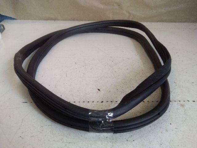 bontott CITROËN C4 PICASSO Jobb hátsó Gumikéder