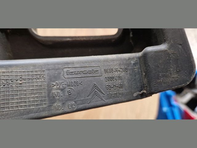 bontott CITROËN C4 PICASSO Jobb hátsó Oldal Lökhárító Tartó (Műanyag)