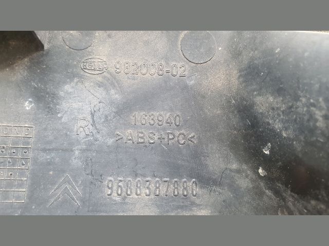 bontott CITROËN C4 PICASSO Jobb Ködzárófény