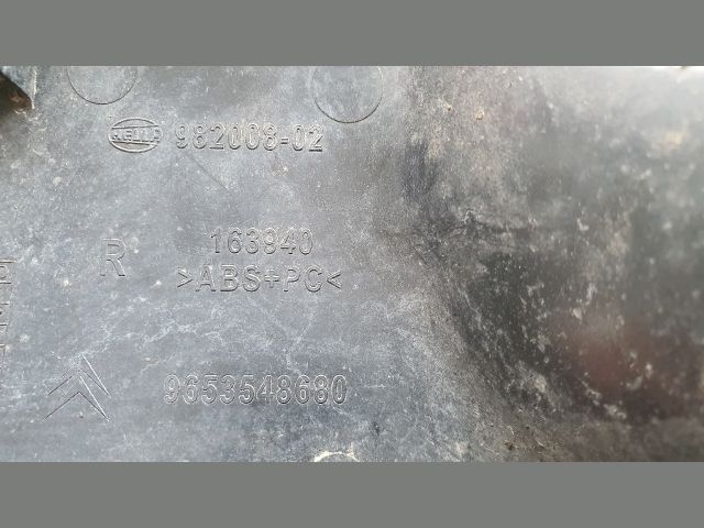 bontott CITROËN C4 PICASSO Jobb Ködzárófény