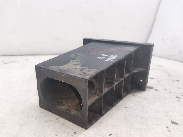 bontott CITROËN C4 PICASSO Jobb Lökhárító Tartó Nyúlványvég